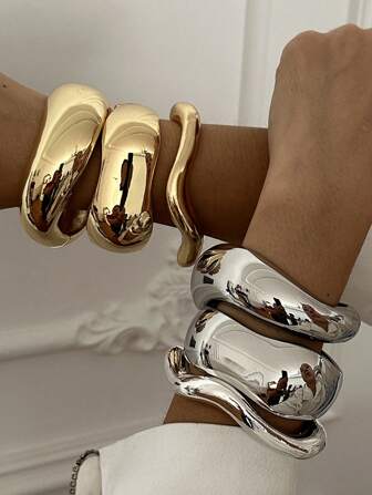 RIINHOO 1pc Vintage Minimalist Asymmetrical Metal Water Drop Snake Cuff Bracelet, Personalized Exaggerated Simplified Geometric Abstract Design Luxury Elegant Bangle, Suitable For Women's Daily Commute, Holidays Gift, Friends Gathering And Banquet, Fashion Street Shooting, Runway Accessory