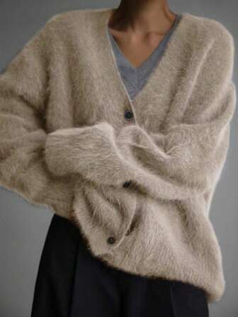 Enfärgad, nedhasad axel, långärmad, enkelknäppt, casual kofta för kvinnor, elegant och chic fuskkashmirtröja, kamelfärgad