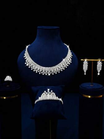 5 件奢华闪亮方晶锆石首饰套装包括项链、耳环、戒指、手链，适合女性婚礼、生日、节日派对、搭配礼服