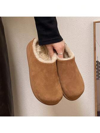女士毛绒衬里保暖冬季拖鞋，封闭式鞋头舒适雪地靴
