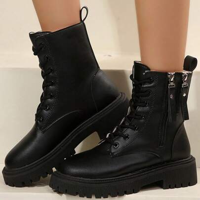 زوج من البوت الجلدي المريح والكاجوال للخارج ذو السحاب وسطر جانبي مبطن للنساء