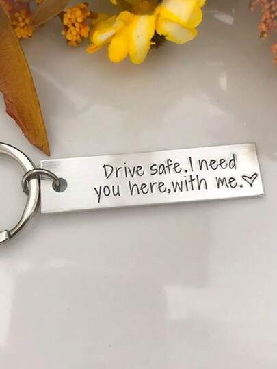 1 buc Drive I Need You Here With Me breloc--Soț--Iubit--Șofer nou Ziua Îndrăgostiților Accesorii auto Bag Charm școală Drăguț Goth Y2k Idei de cadouri de Crăciun Snururi pentru geantă cu suport de identificare Accesorii auto Bag Charms