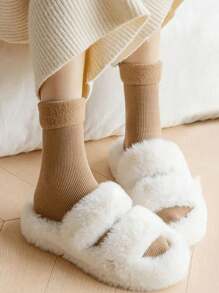3 Pairs Of Women's Earth Color Snow Socks, Autumn And Winter Vertical Mid-Tube Socks, Fluffy Socks, And Warm Floor Socks With Wool Thickening, Suitable For Everyday Wear And Various Occasions,Random Color