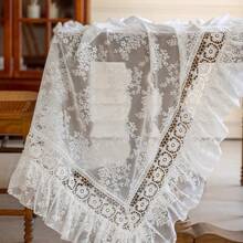 قطعة واحدة من المفرش المستطيل المصنوع من البوليستر مع تطريز فرنسي أبيض كلاسيكي مناسب للمطاعم والمقاهي وحفلات العطلات وغيرها من التجمعات