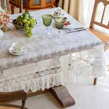 قطعة واحدة من المفرش المستطيل المصنوع من البوليستر مع تطريز فرنسي أبيض كلاسيكي مناسب للمطاعم والمقاهي وحفلات العطلات وغيرها من التجمعات