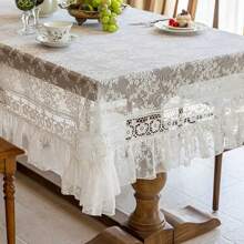 قطعة واحدة من المفرش المستطيل المصنوع من البوليستر مع تطريز فرنسي أبيض كلاسيكي مناسب للمطاعم والمقاهي وحفلات العطلات وغيرها من التجمعات