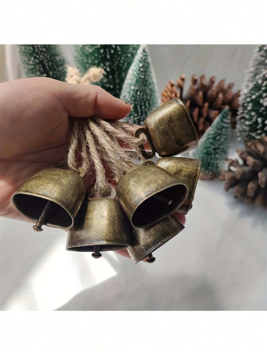6 件套铸铁雪橇铃铛，清脆的圣诞树装饰，悬挂式黄麻绳铃铛，用于季节性装饰，适用于万圣节、复活节、感恩节 - 乡村节日、宠物和牲畜铃铛的最佳礼物 - 彩色 - 查看 1