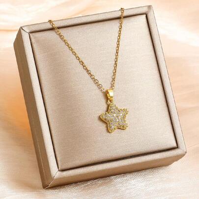 1 chiếc vòng cổ mặt dây chuyền hình ngôi sao và sao biển đính đá Cubic Zirconia thanh lịch và dễ thương dành cho trẻ em, dây chuyền thép không gỉ mạ vàng, phù hợp cho các bé gái tuổi teen, thời trang đa năng, lý tưởng cho dạo phố, du lịch, kỳ nghỉ, mặc hàng ngày và làm quà sinh nhật cho trẻ em.