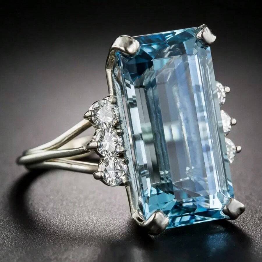 Sparkling Elegant Women's Exquisite Fashion Ring Jewelry Luxury Aquamarine Bridal Engagement Wedding Band Cocktail Prom Ring Christmas Valentine's Day Upscale Sense Gift