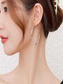 1pair Twist Oversized Hoop Earrings, Exaggerated Round Circle Earrings, European&American Style - Silver - View 5