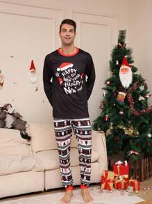 Set da 2 pigiami natalizi da uomo, con cappello da Babbo Natale e stampa di piccoli pupazzi di neve, top a maniche lunghe con collo tondo e pantaloni in nero, vestibilità comoda, adatto per autunno/inverno