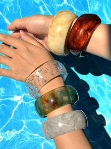 新款时尚渐变半透明亚克力手镯袖口手链，夸张圆形宽设计树脂手链，适合女士，派对假日海滩礼物 - S192 - 查看 12