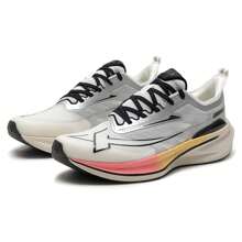 XTEP 2000km 2.0 男士低帮运动鞋，耐用、轻便、休闲、减震、跑步鞋 - 帆白/銀色 - 查看 3