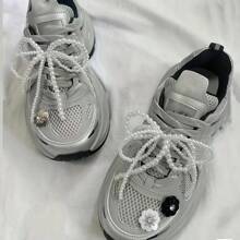 1 Pair Fashion Korean Style ABS Faux Pearl Bow Shoelaces, DIY Lobster Claw Clasp, Twist Detail, Hollow-Out Sports Shoes Accessories, Shoe Decorative Clips For Shoes And Jewelry For Women Men Sneakers Shoes, Casual Shoes