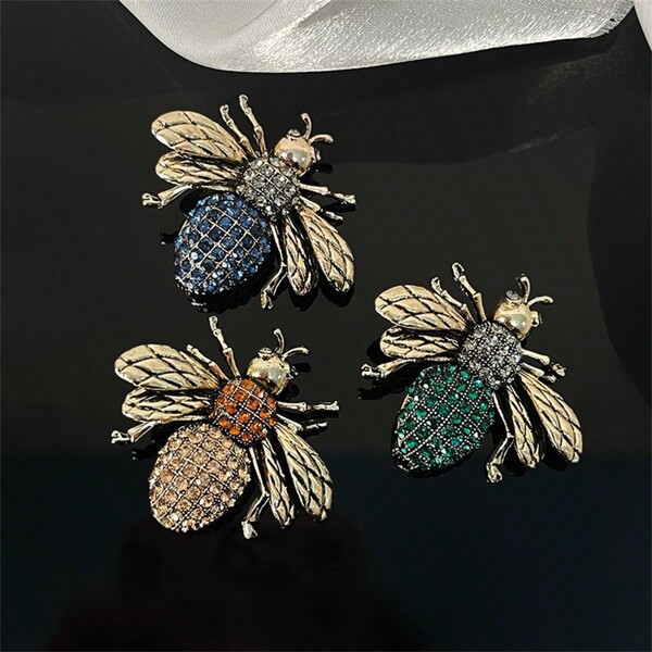 Broche de Abelha de Cristal de Luxo - Inseto Cintilante em Forma de Animal, Distintivo de Cristal Perfeito como Acessório de Moda para Ternos, Vestidos e Eventos Formais - Distintivo de Luxo Novidade para Uso Diário, Alfinete Acessório para Roupas, Bolsas e Mochilas Escolares