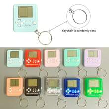 Christmas Decoration 1pc Mini Portable Handheld Retro Video Game Console Kids Toys With Keychain, 8090 Childhood Memories Electronic Toy, Built In Multiple Classic Games, Boys Girls Children/Christmas Party Toy Gifts