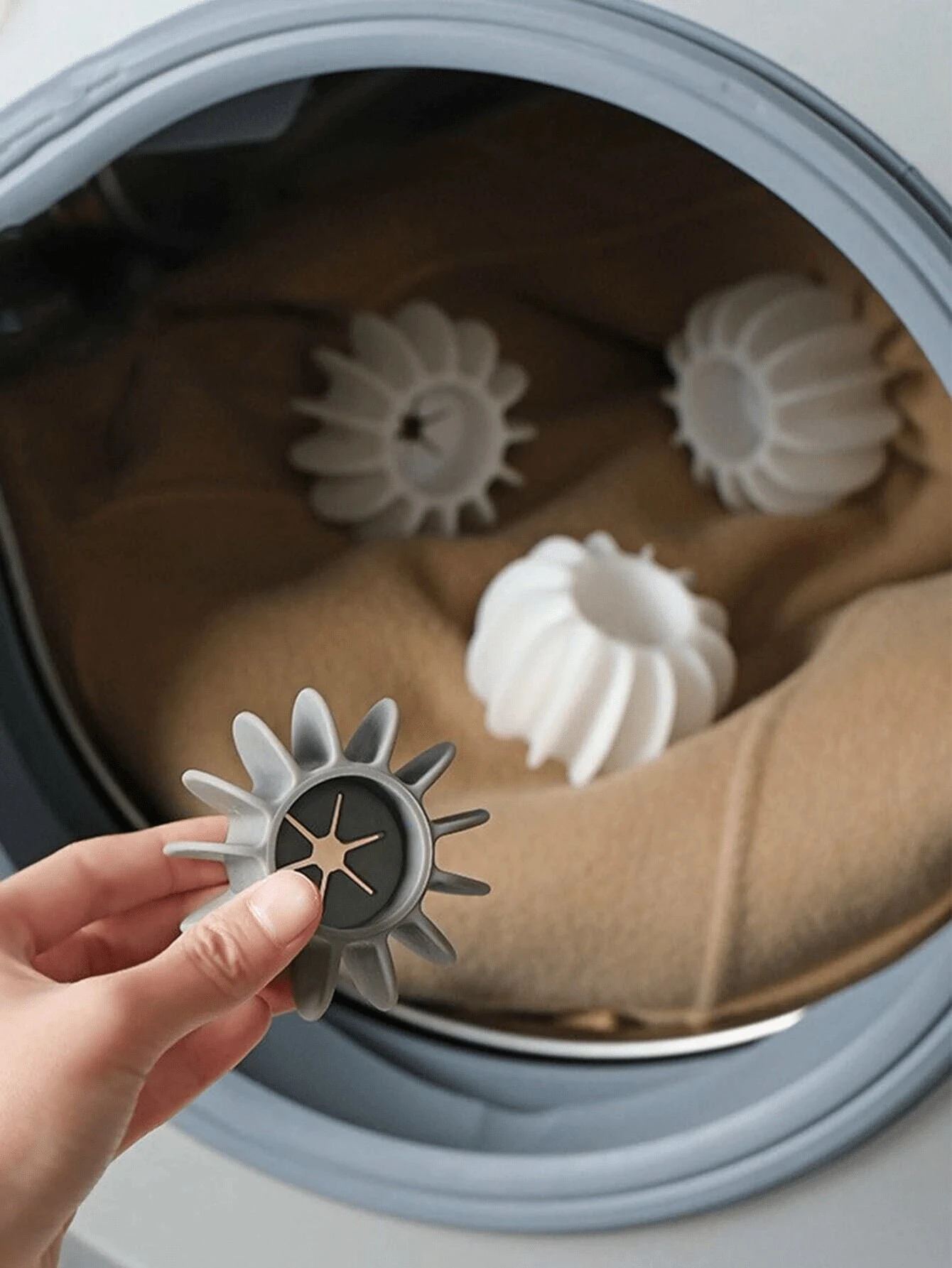 Sun Flower Shape Anti-Tangling Laundry Ball For Washing Machine, Helps ...