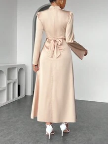 女士纯色圆领腰带喇叭袖缎面优雅朴素长袖连衣裙，春/秋 - 米色 - 查看 2