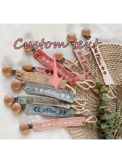 1 قطعة مشبك حلمة مطرز شخصي، سلسلة مشبك قماش ناعم مطرز حسب الطلب - هدية صديق/هدية راحة/هدية سلسلة خشبية/هدية عيد ميلاد/هدية رأس السنة الجديدة، هدايا فاخرة وعالية الجودة وفريدة من نوعها، هدايا مثالية للرجال، للأعياد، لعيد الحب، لعيد الأم، للزفاف، لتدشين المنزل، ليلة الحفلات الكبرى، اكسسوارات حفلات مخصصة، عطلات الصيف، التقويم الاحتفالي