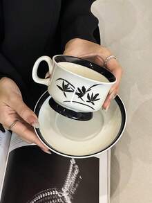 1 Bộ tách cà phê xoáy hoa phong cách cổ điển và đĩa lót - Cốc sứ Latte tinh xảo cao cấp - Hoàn hảo cho nghệ thuật Latte - Đồ uống thanh lịch cho những dịp đặc biệt - Quà tặng sinh nhật lý tưởng cho những người yêu thích cà phê - Đồ dùng trên bàn ăn phong cách và độc đáo cho gia đình và giải trí - màu đen - Xem 5