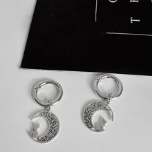 1pc Multi-Functional Decorative Button, Moon & Cat Pattern Shoe Accessory, Versatile Cute Shoe Charm, Suitable For Boots, Keychains, Phone Cases, Bags, Shoes, Perfect Gift