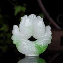1Pc Natural Green Jade Hollow Pendant, Animal, Plant, Totem Necklace, Chakra Fashion Pendant, Guardian Peace Jewelry, All Hand-Carved, Men's And Women's Quartz Necklace, Meaning Peace, Fortune, Family Happiness, Gifts For Her, Christmas And Various Holiday Party Gifts, Crystal Gifts. (Random Gift: Lanyard, Gift Box)