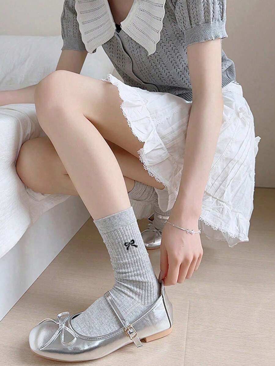 5 双女式可爱蝴蝶结中筒袜卡通动漫潮流时尚舒适长袜黑白灰色袜子 - 彩色 - 查看 1
