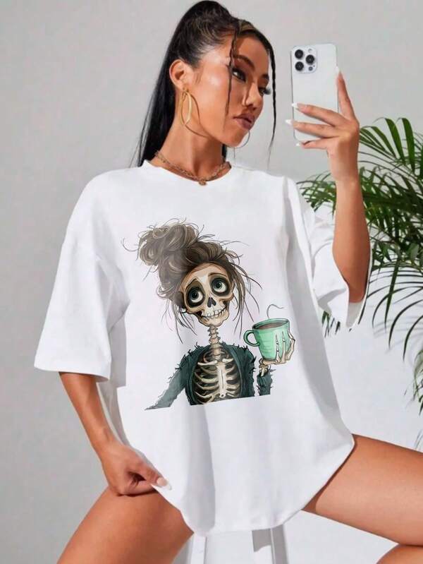 Camiseta Feminina Oversized Menina da Caveira Estampa Hallowen cor Branca 100% Algodão