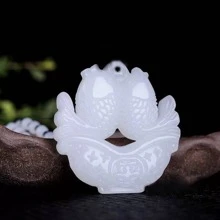 1Pc Natural Green Jade Hollow Pendant, Animal, Plant, Totem Necklace, Chakra Fashion Pendant, Guardian Peace Jewelry, All Hand-Carved, Men's And Women's Quartz Necklace, Meaning Peace, Fortune, Family Happiness, Gifts For Her, Christmas And Various Holiday Party Gifts, Crystal Gifts. (Random Gift: Lanyard, Gift Box)