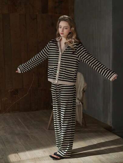 Conjunto de loungewear casual listrado 2 peças com visual elegante para mulheres