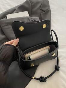 新款时尚女士腋下包，针织包，个性化金属扣装饰设计，单肩包，纯色PU高端斜挎包，女士钱包，适合购物、通勤和旅行 - 黑色 - 查看 6