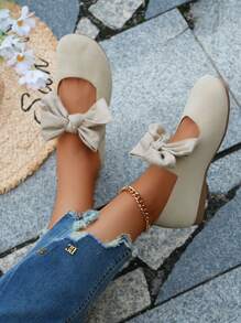 一双时尚舒适的黑色蝴蝶结平底鞋 - 米色 - 查看 2