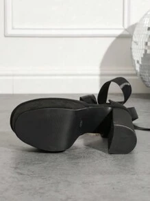 Sandały damskie na wysokim obcasie, super wysoki obcas blokowy, odkryte palce, pasek na kostkę ze sztucznej perły, Walentynki