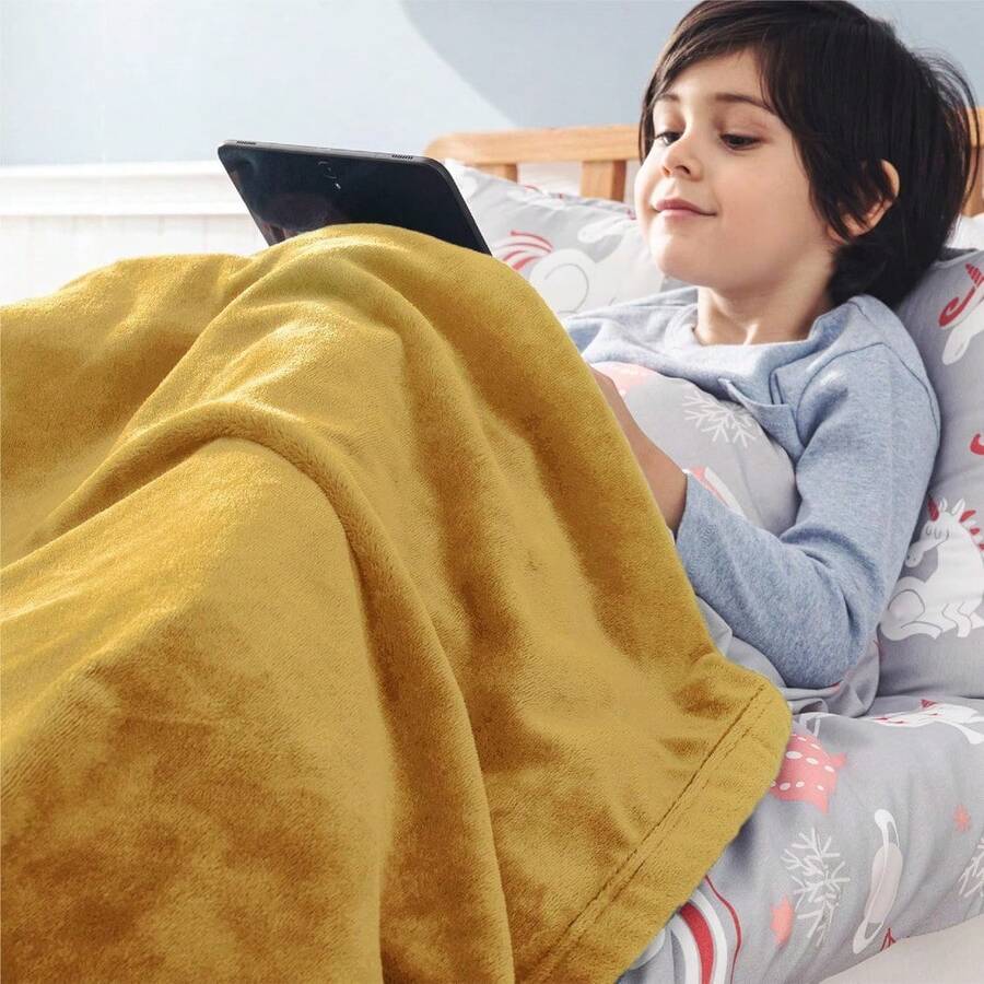 Bedsure Fleece Blankets Twin Size Grey 300GSM Lightweight Plush Fuzzy