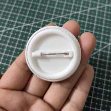 1 件 4.4 厘米/1.73 英寸可爱猫咪图案别针/纽扣别针，适合固定在衣服、包包、背包上，是送给朋友和家人的有趣礼物 - 彩色 - 查看 4