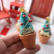 1:12 Scale Miniature Christmas Gift Chair Toys, Vintage Wooden Rocking Chair Decor, Christmas Ornament, Tabletop Figurine, Window Display Accessory