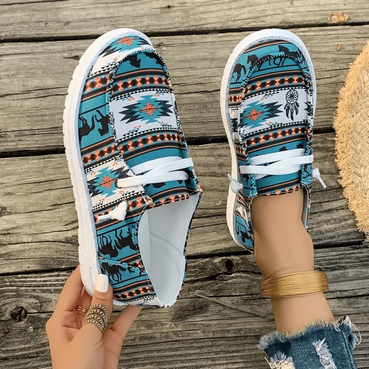 1 Pair Women Skateboard Shoes, Bohemian Tribal Pattern, Casual