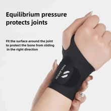 A Highly Elastic Wrist Brace Unisex Elastic And Size Adjustable Skin-Friendly Breathable Not Stuffy Protect Wrist Joints During Sports Pressurized Wrist Protection In Work And Life Multi-Color Optional Universal For Left And Right Hands Gym Accessories - Multicolor - View 3