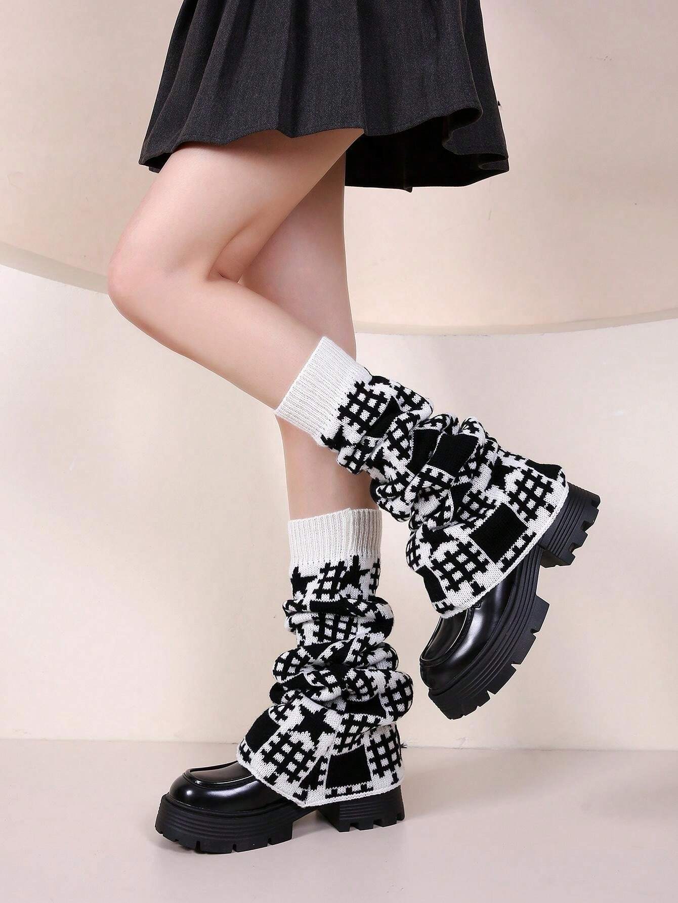 Women's Plaid Star Black & White Knit Leg Warmers, Cute Princess Style