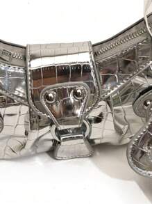 En el otoño e invierno de 2024, la nueva bolsa de moda: bolso de motocicleta con remaches, bolso de hombro y bolso cruzado de tres piezas