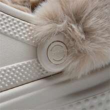 Crocs Zuecos acolchados de algodón, ligeros y cálidos, con forro esponjoso, zapatillas de estar por casa transpirables y con diseño deslizante. Código de estilo: 208546-160 - Gris cemento - Ver 10