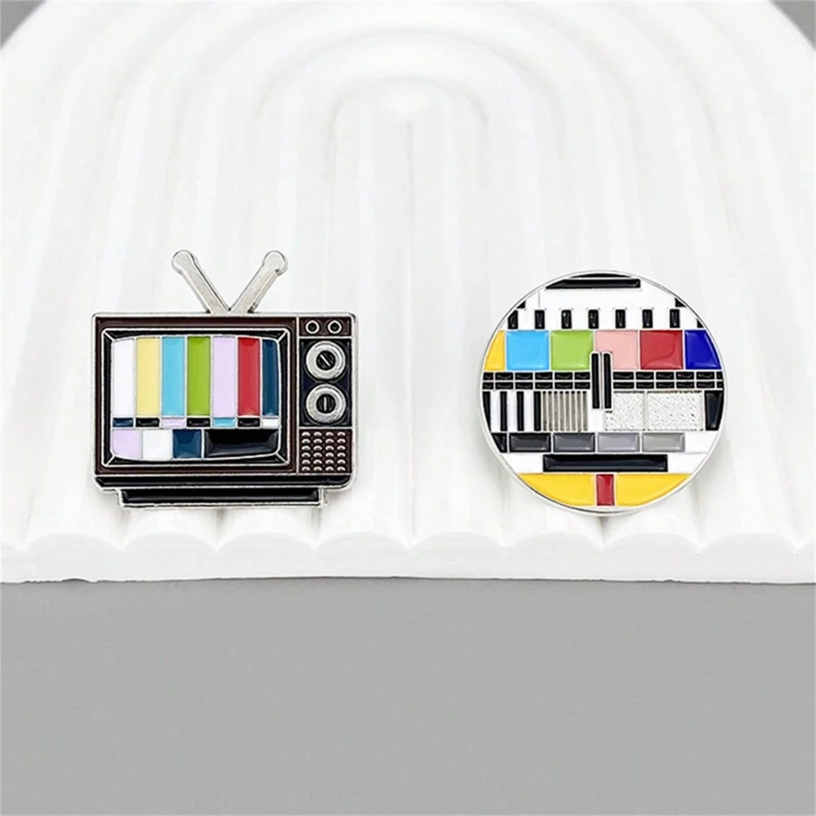 1 件时尚无信号电视图标金属胸针，适合服装配饰，最佳礼物 - 彩色 - 查看 1