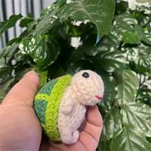 1 件创意手工纱线钩针可爱小海龟包拖车吊坠，送给朋友的礼物，圣诞礼物 - 彩色 - 查看 2