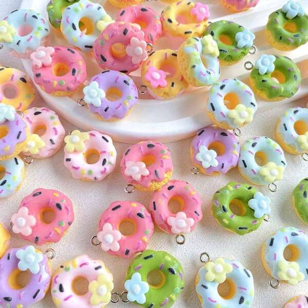 10pcs/Pack Resin Random Mixed Color Cartoon Flower Donut Shaped DIY Pendant For Earring, Necklace, Keychain, Bag Charm, Car Charm Valentines