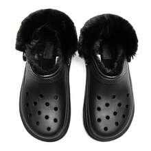 Crocs Pantuflas unisex ligeras y de moda con forro térmico para uso en interiores - Negro - Ver 3