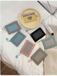 1 chiếc hộp đựng thẻ cứng họa tiết trái tim sang trọng - Thiết kế bền, nhỏ gọn, dễ dàng mang theo - Phụ kiện hoàn hảo để đựng thẻ sinh viên, thẻ ăn, thẻ đi lại và nhiều thứ khác - Nhiều màu - Xem 4