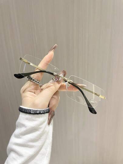 زوج نظارات نسائية بإطار مربع من النحاس ذو عدسات شفافة للقراءة اليومية، تحمي العين من الإجهاد