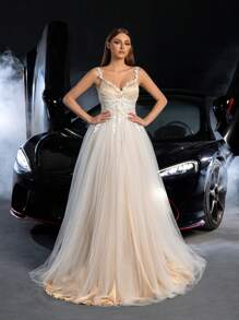 Faeriesty Elegant Applique Detail Plunging Neck Backless Tulle Wedding Dress - White - View 3