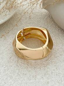 1pc Vintage Minimalist Multi-Element Asymmetrical Big Cuff Bracelet, Exaggerated Fashion Wide Face Adjustable Wrist Open Cuff Bracelet For Women, High-Quality Dual-Sided Spring Bracelet, Multi-Functional Stackable Jewelry, Suitable For Daily Decoration, Party And Banquet Jewelry, Holiday Gift Jewelry