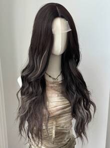 角色扮演前额蕾丝长波浪假发，中分假发，前额形蕾丝 4*1 棕黑色 26 英寸半编织日常自然、光滑、逼真假发 - 挑染棕色 - 查看 12